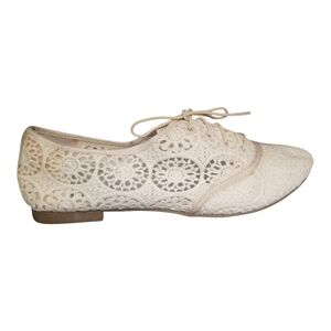 LOWER EAST SIDE Cream Brogued Flats